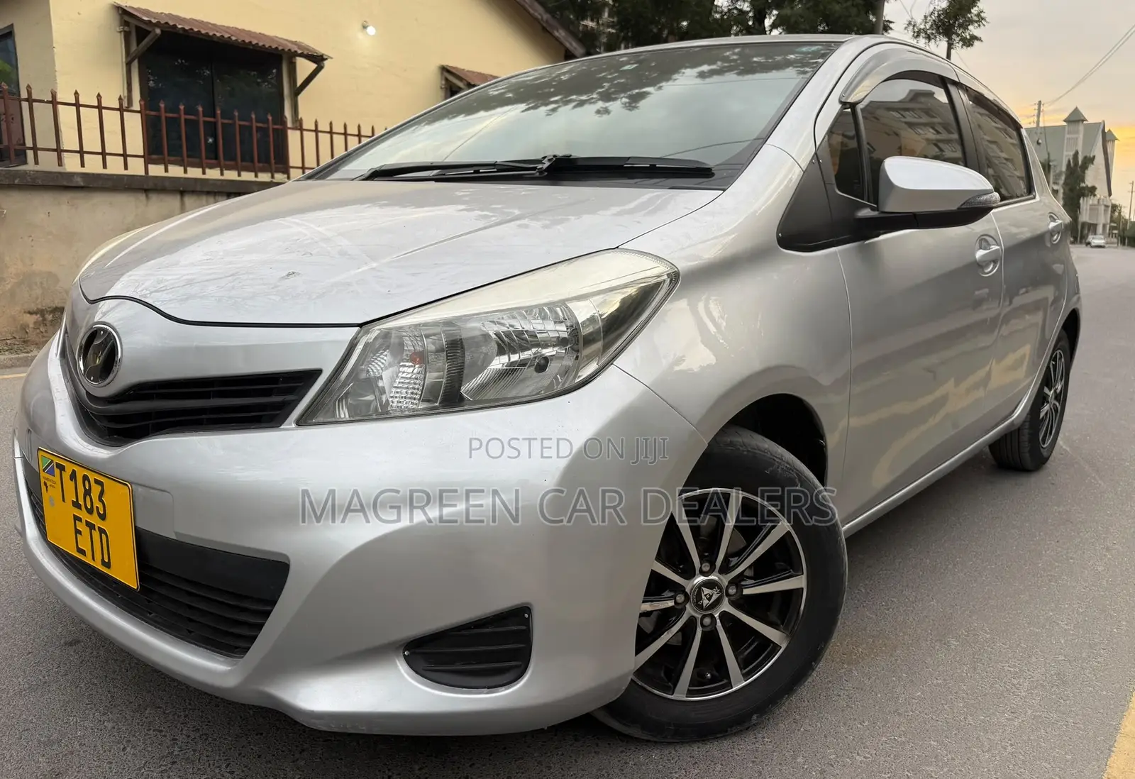 Toyota Vitz 2012 Silver