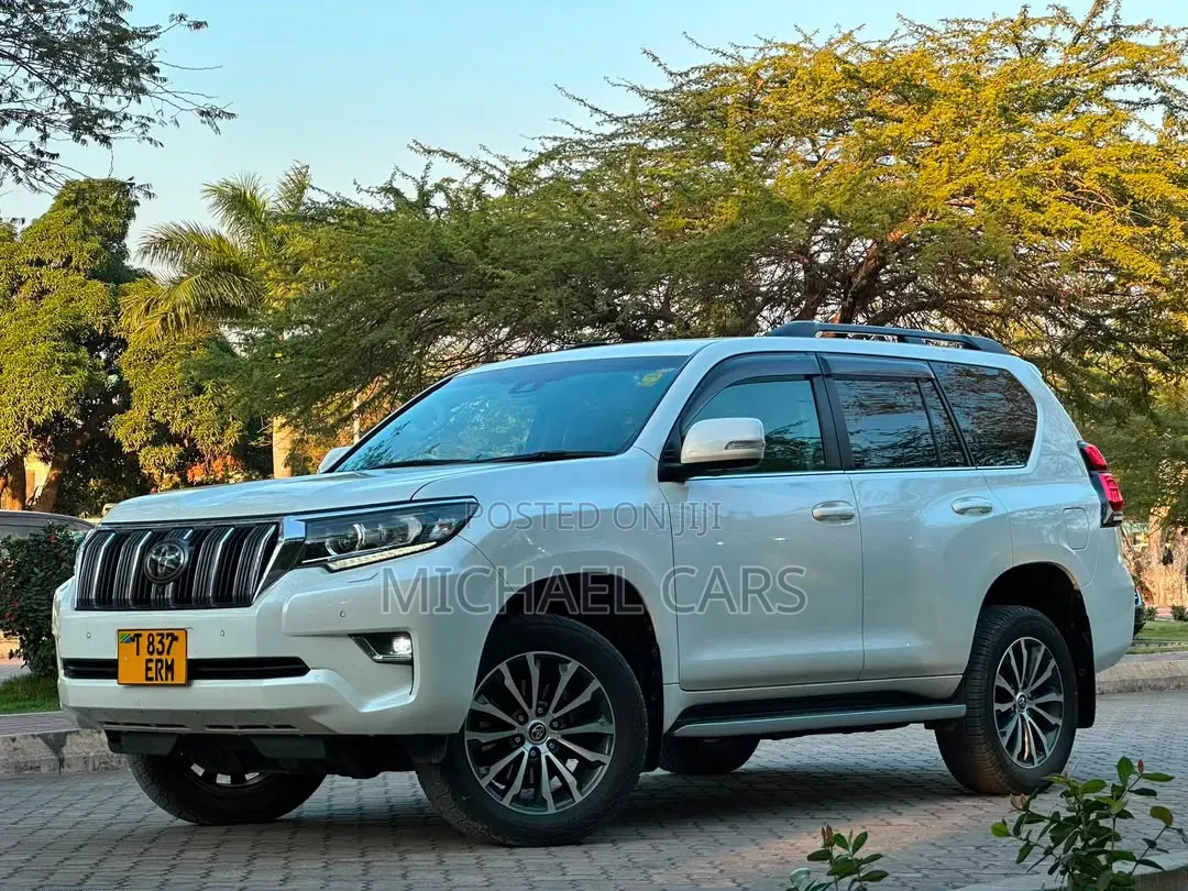 Toyota Land Cruiser 2018 White
