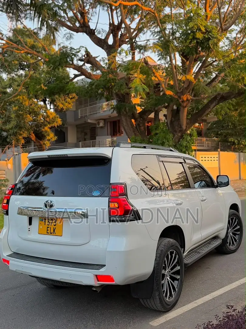 Toyota Land Cruiser Prado 2.7 2020 White
