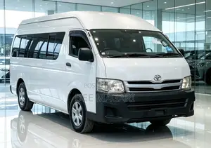 Toyota Quantum 2012 White