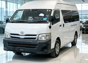 Toyota Quantum 2012 White