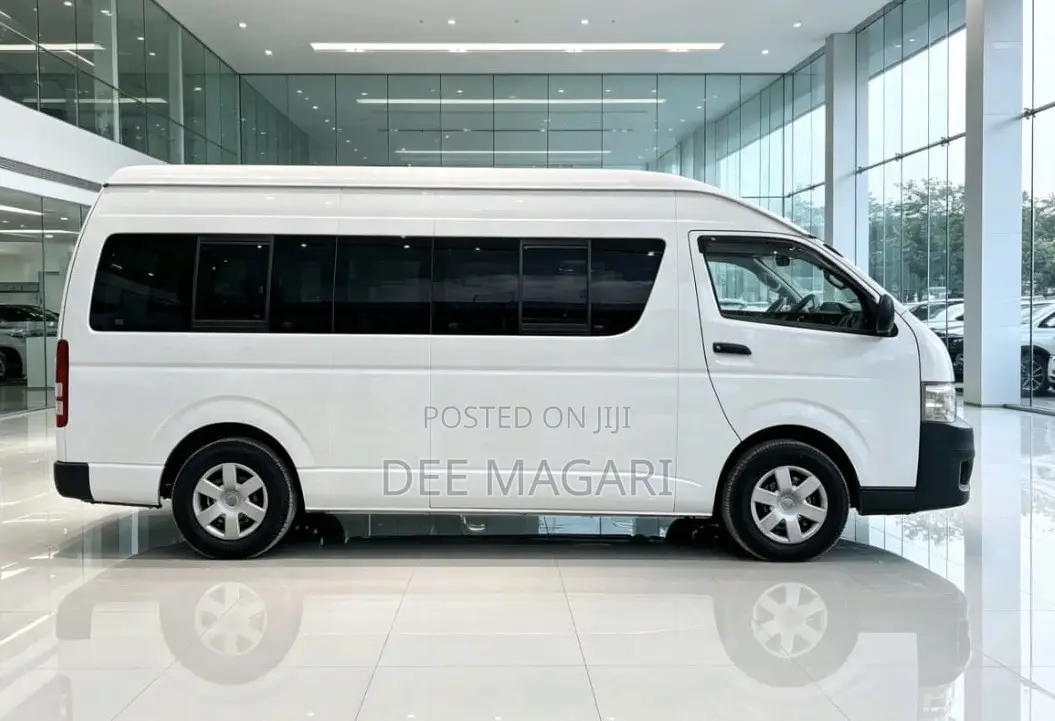 Toyota Quantum 2012 White