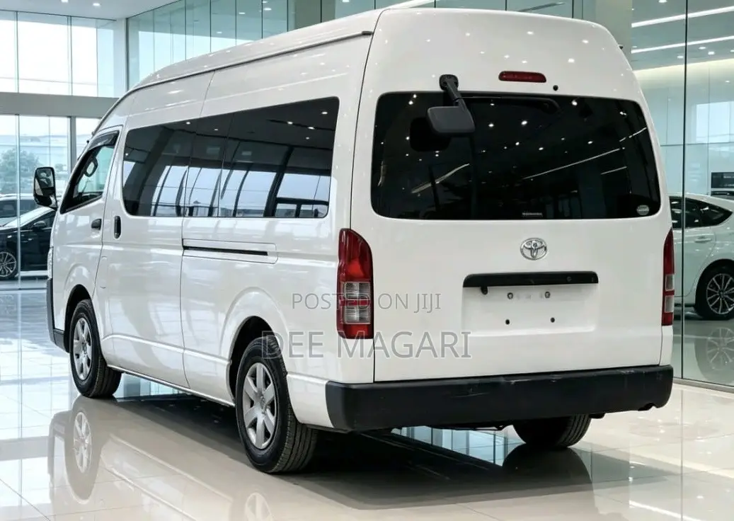 Toyota Quantum 2012 White