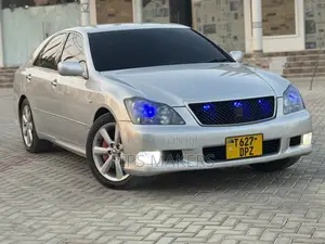 Toyota Crown 2004 Silver