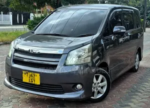 Toyota Noah 2008 Gray