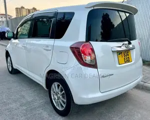 Toyota Ractis 2009 White