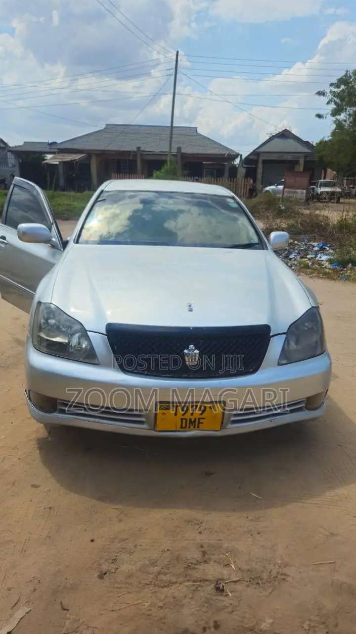Toyota Crown 2004 Silver