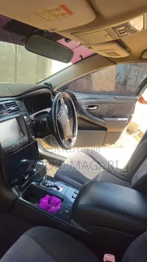 Toyota Crown 2004 Silver