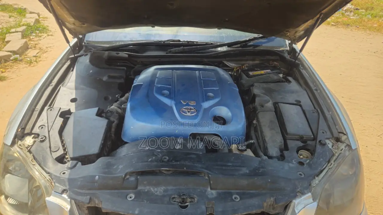 Toyota Crown 2004 Silver