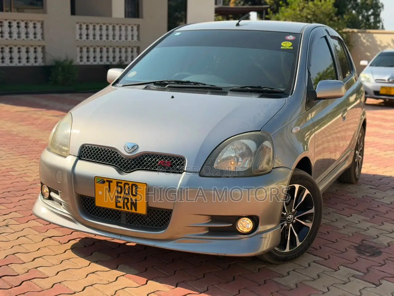 Toyota Vitz 2002 Silver