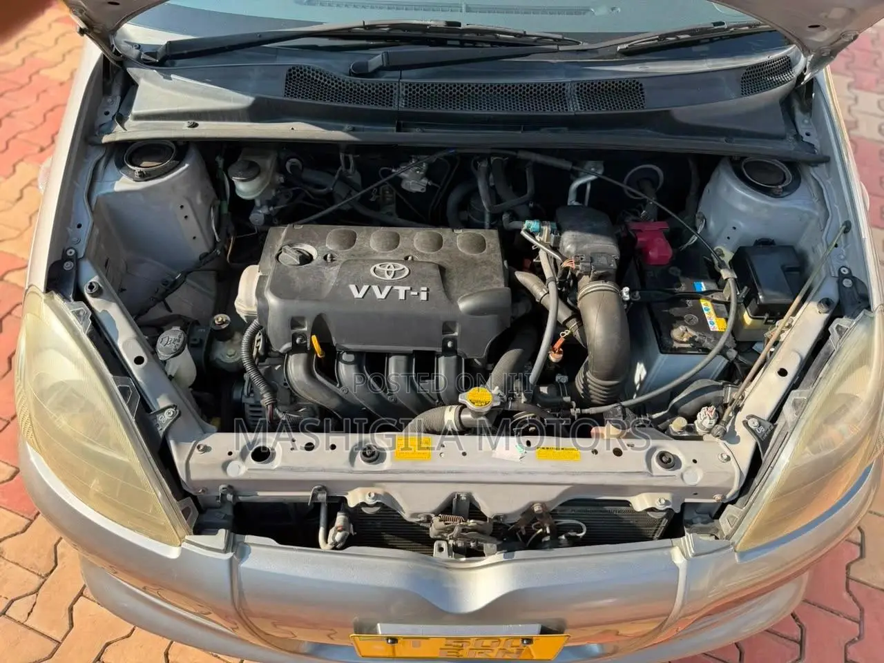 Toyota Vitz 2002 Silver
