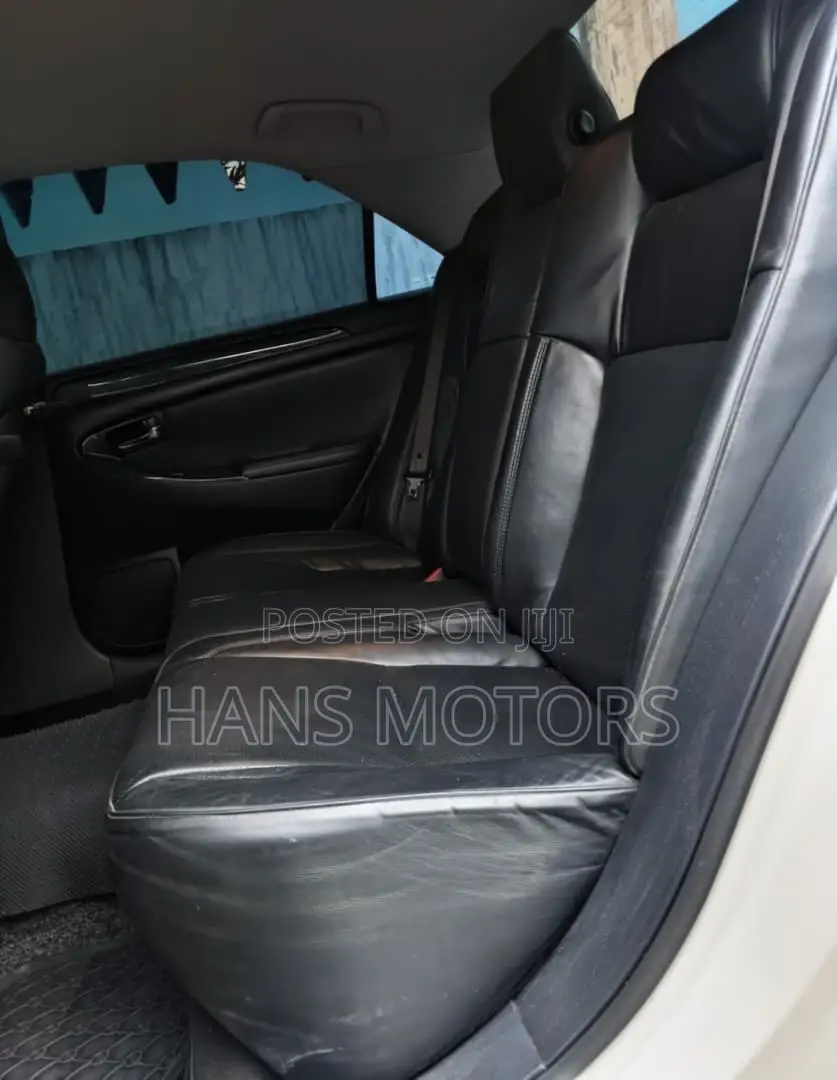 Toyota Crown 2006 White