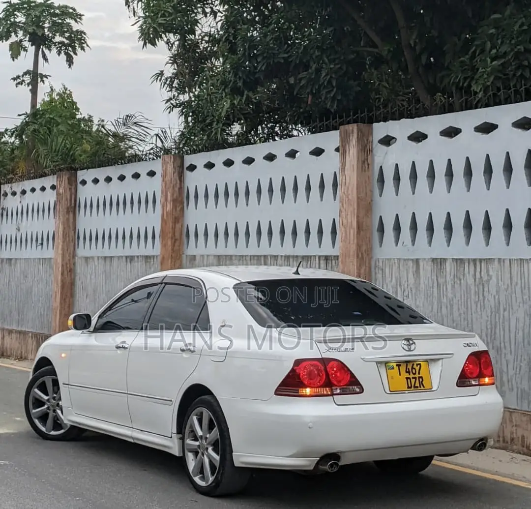 Toyota Crown 2006 White