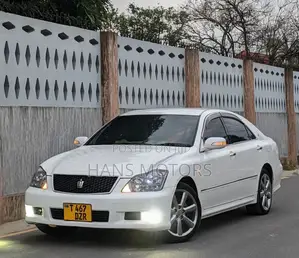 Toyota Crown 2006 White