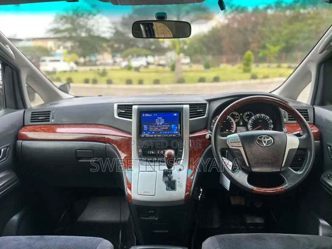 Toyota Alphard 2010 Black