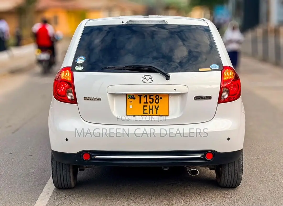 Mazda Verisa 2011 White