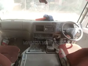 Mitsubishi Fuso Rosa 2007 White
