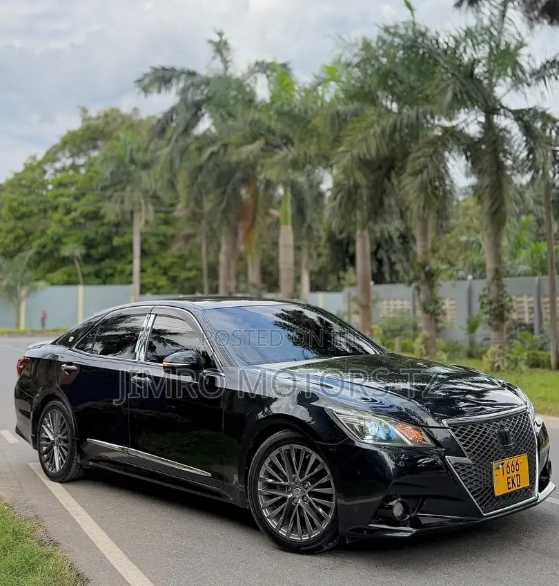 Toyota Crown 2013 Black