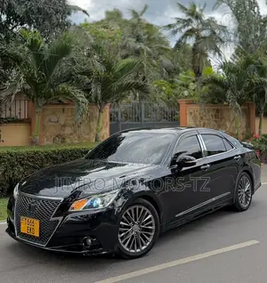 Toyota Crown 2013 Black
