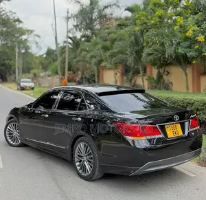 Toyota Crown 2013 Black