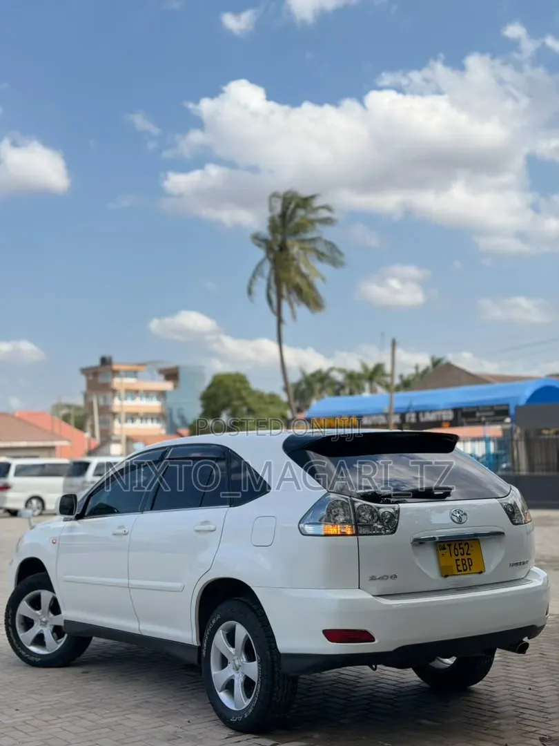 Toyota Harrier 2005 Off white