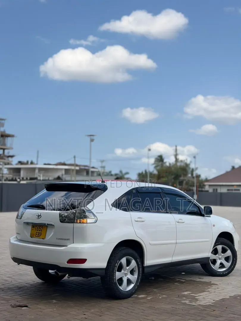 Toyota Harrier 2005 Off white