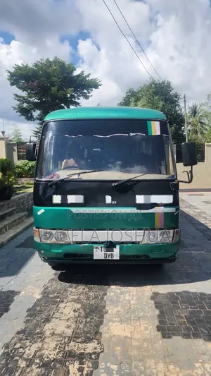 Mitsubishi Fuso Rosa 1998 Green