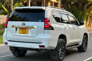 Toyota Land Cruiser Prado 2021 White