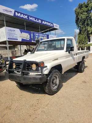 Toyota Land Cruiser 2015 White