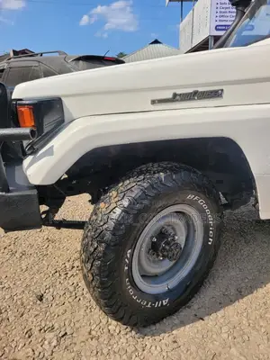 Toyota Land Cruiser 2015 White