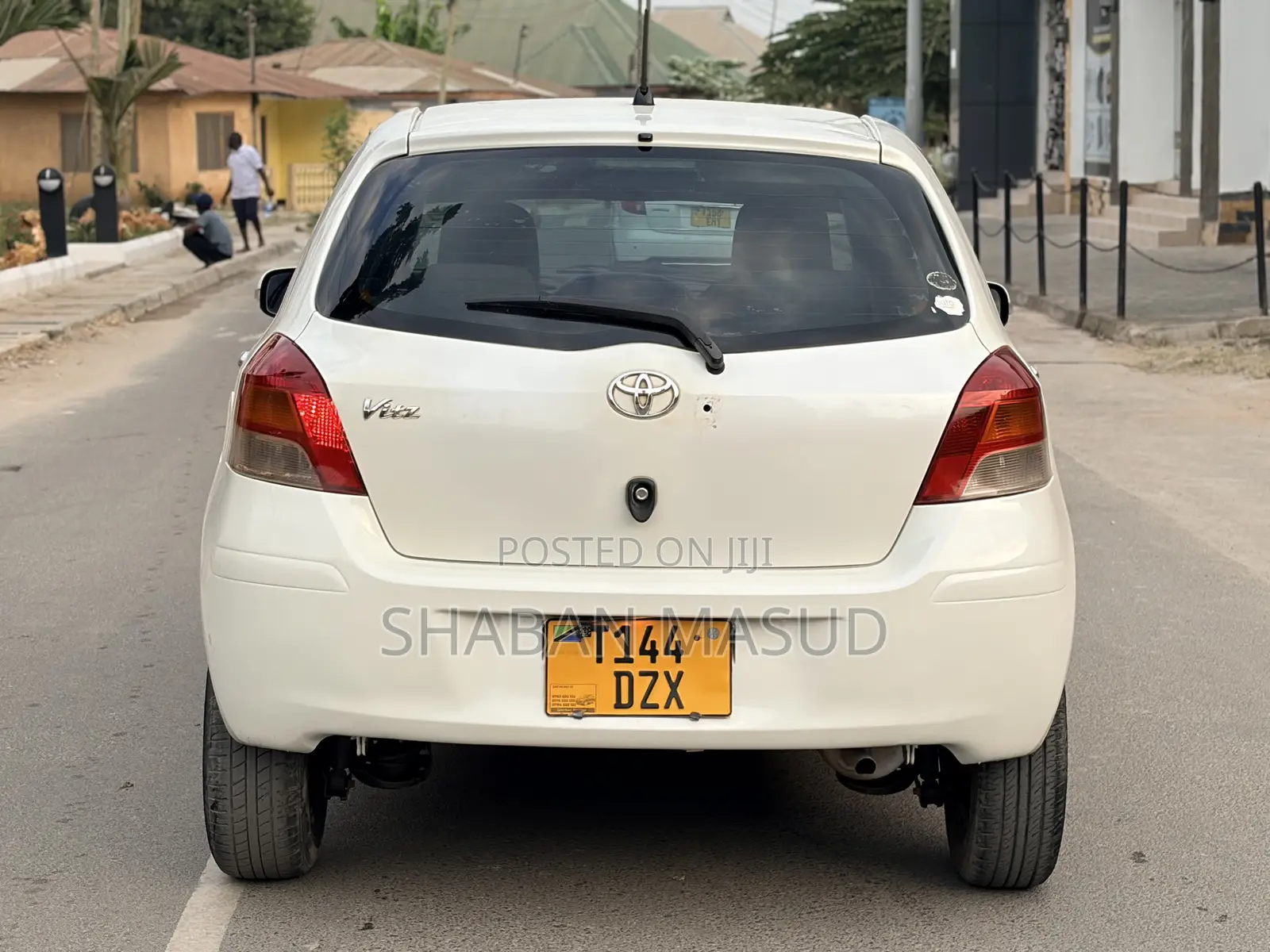 Toyota Vitz 1.0 FWD 5dr 2009 White