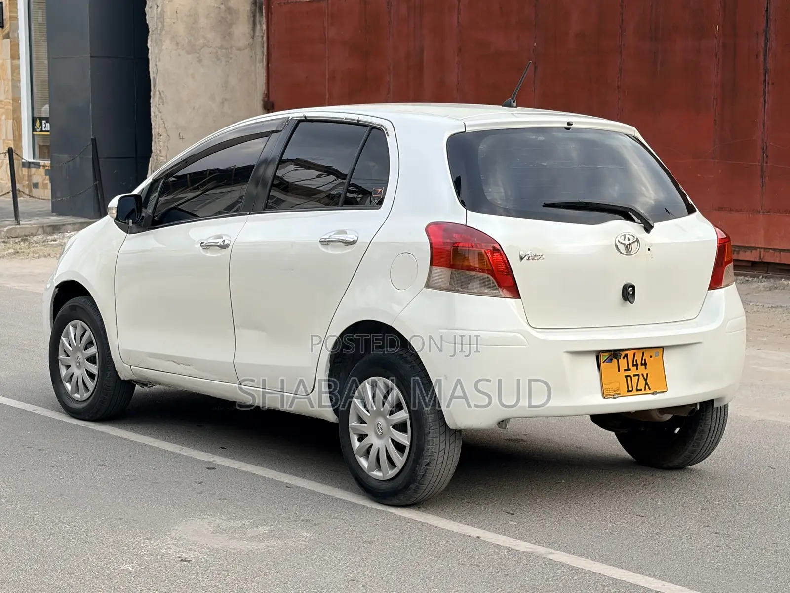Toyota Vitz 1.0 FWD 5dr 2009 White