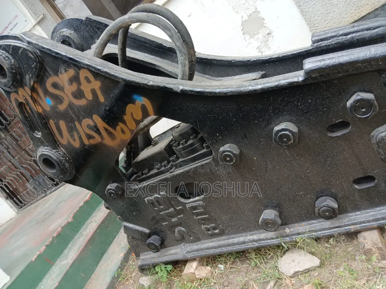 Nyundo Ya Kuchimbia Miamba Inauzwa