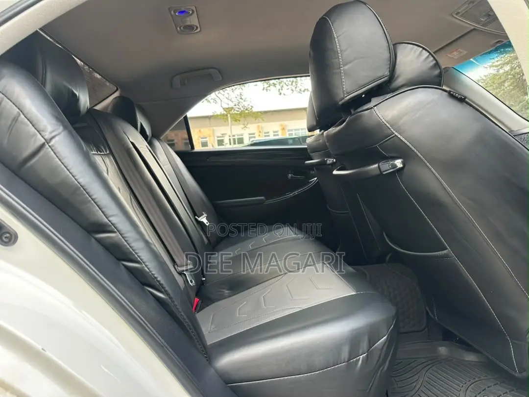 Toyota Crown 2004 White