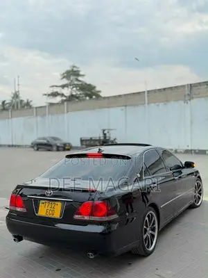 Toyota Crown 2006 Black
