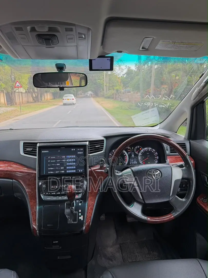 Toyota Alphard 2010 White