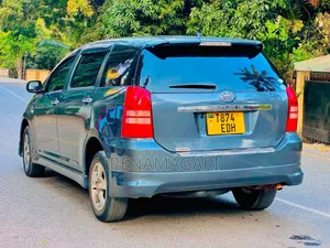 Toyota Wish 2005 Gray