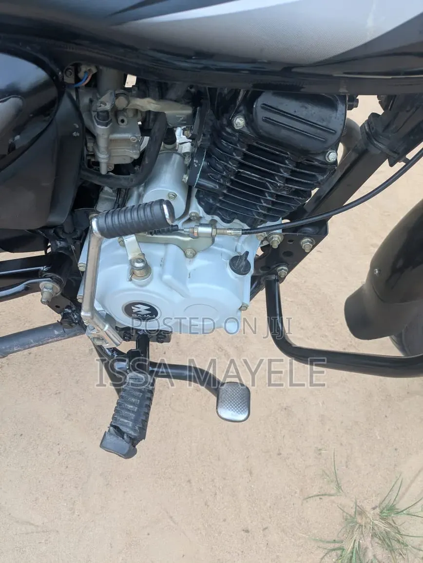 Bajaj Boxer 125 2025 Black