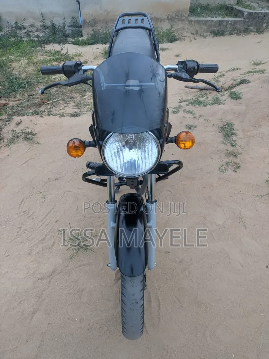 Bajaj Boxer 125 2025 Black