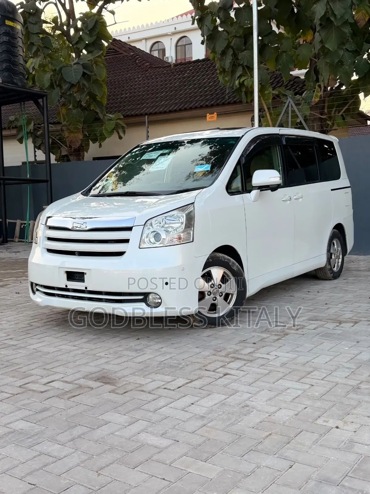 Toyota Noah 2008 White