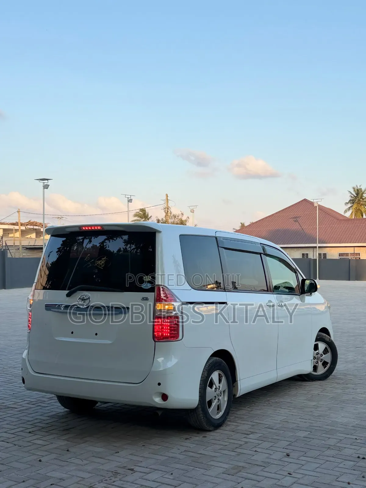 Toyota Noah 2008 White