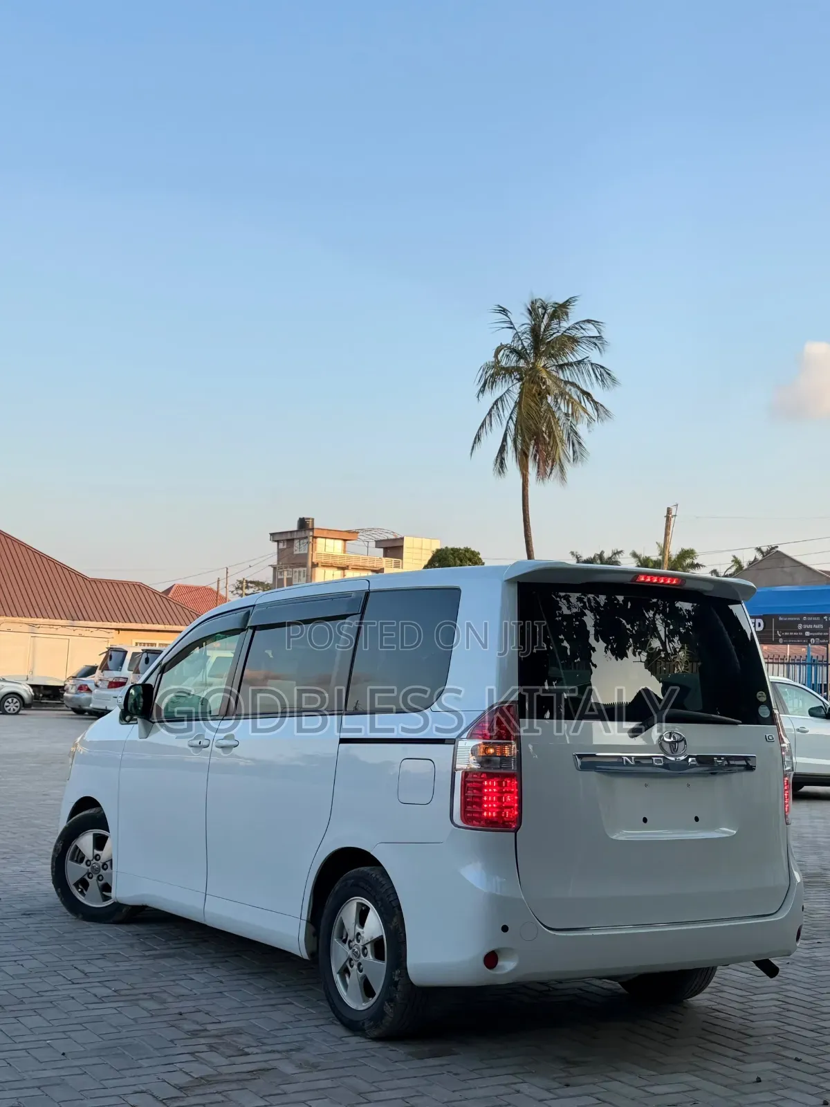 Toyota Noah 2008 White