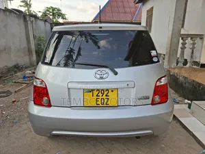 Toyota IST 2006 Silver
