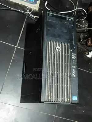 Desktop Computer HP Z420 8GB Intel Xeon SSD 500GB