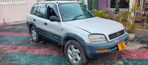 Toyota RAV4 1999 White