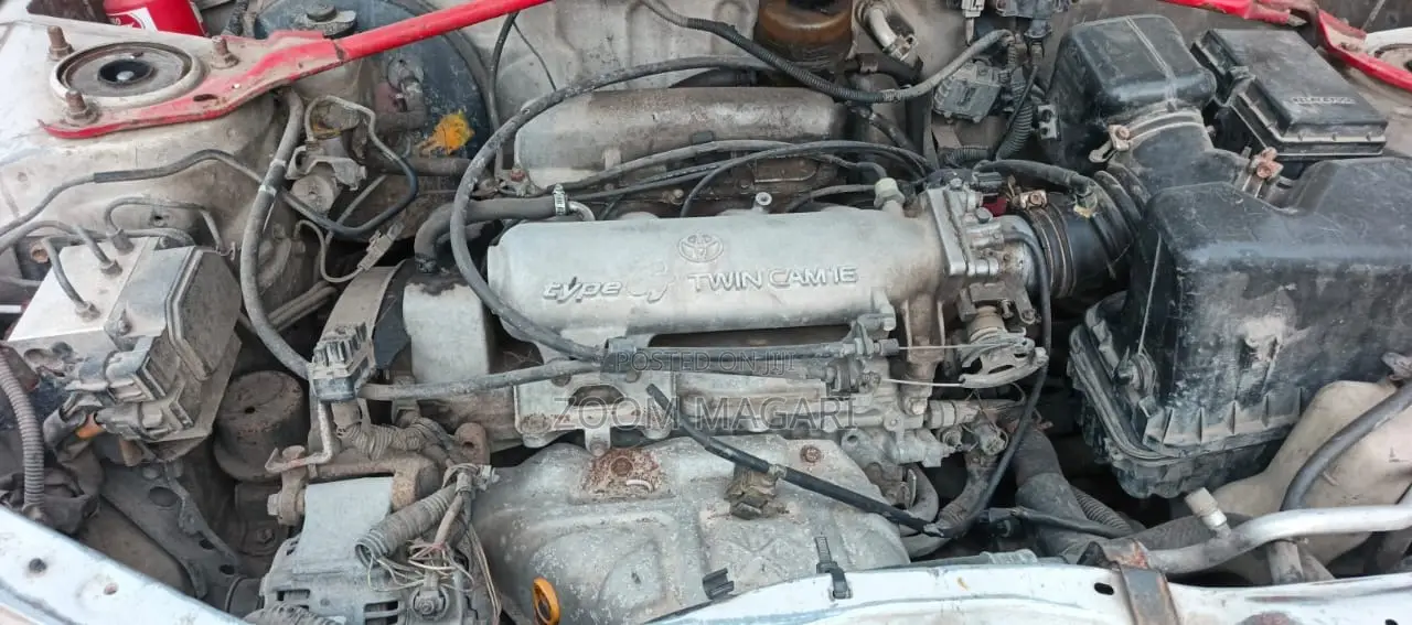 Toyota RAV4 1999 White