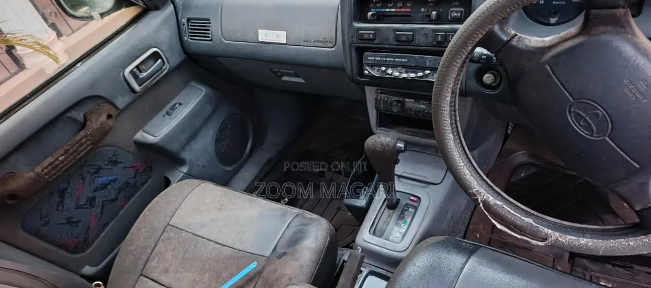 Toyota RAV4 1999 White