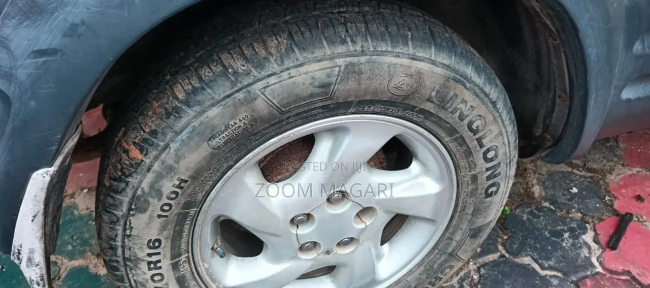 Toyota RAV4 1999 White