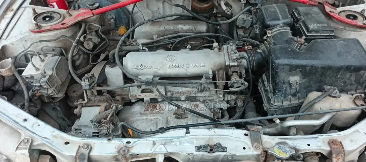 Toyota RAV4 1999 White