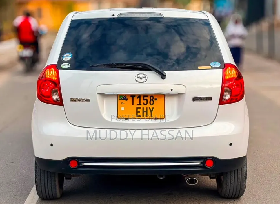Mazda Verisa 2008 White